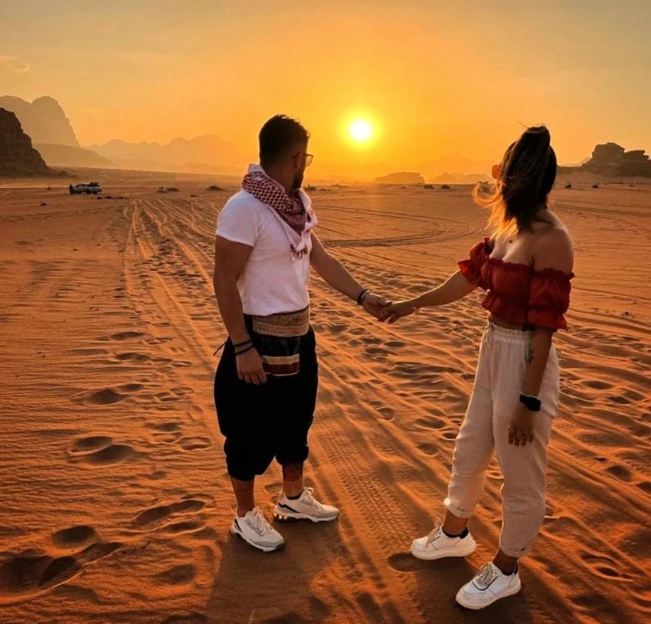 Ferienwohnung Sun Luxury Camp &Tour Wadi Rum Exterior foto