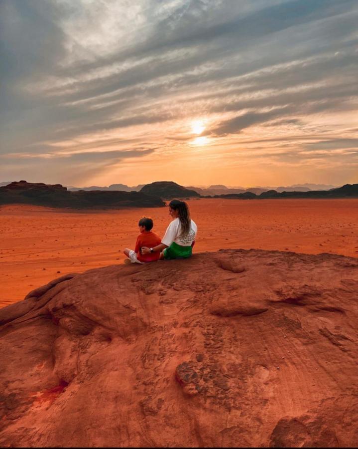 Ferienwohnung Sun Luxury Camp &Tour Wadi Rum Exterior foto